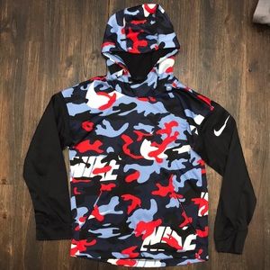 Boys Nike multi colored sweatshirt.